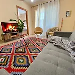 *Heart Of New Bazaar 1 Bed Apt*